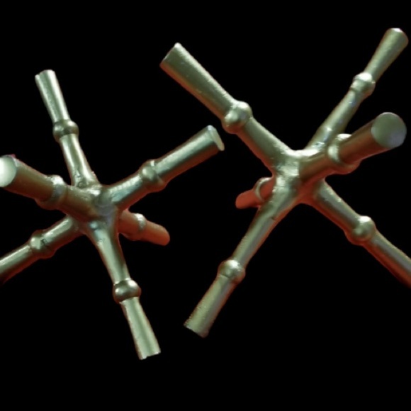 Gold Decorative Large and Medium Cast Iron Metal Nostalgic Jacks Set of 2. - Picture 3 of 3